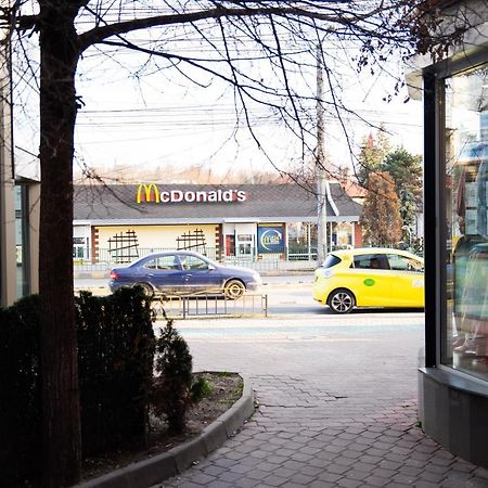 Ultracentral Golden Apartament 2 Suczawa Zewnętrze zdjęcie