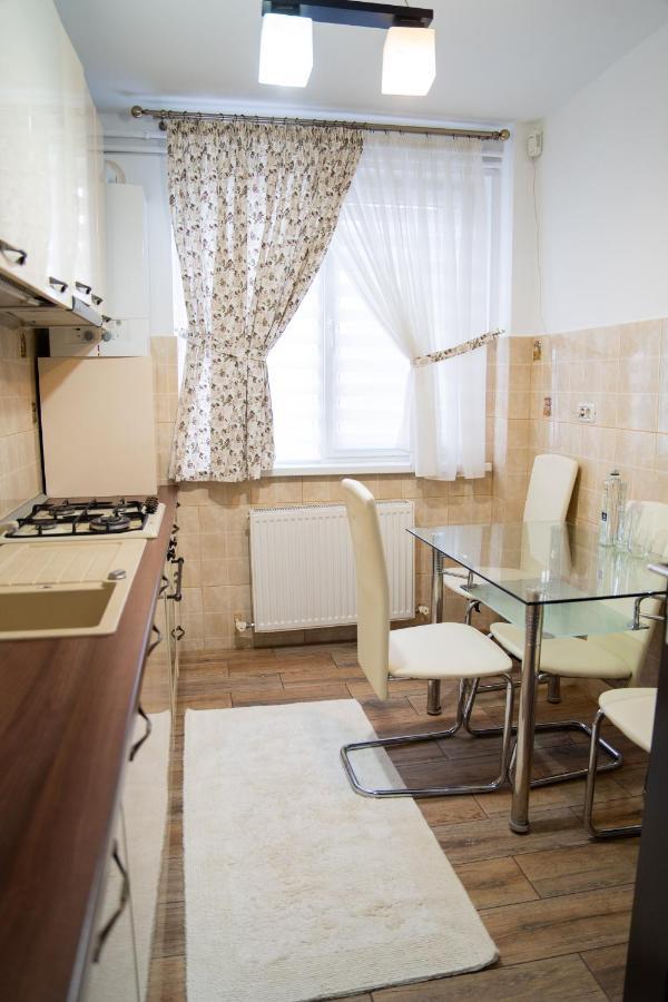 Ultracentral Golden Apartament 2 Suczawa Zewnętrze zdjęcie