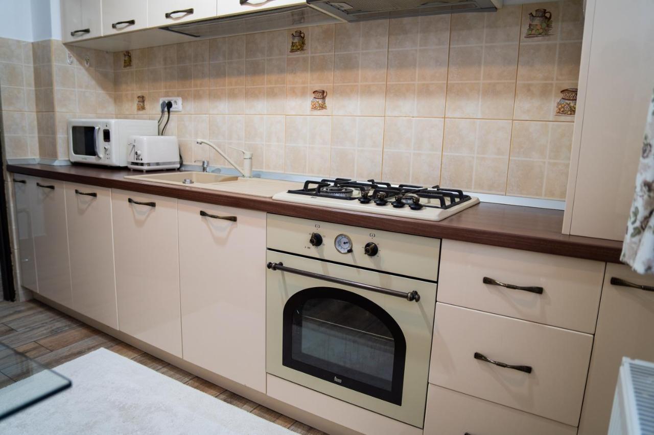 Ultracentral Golden Apartament 2 Suczawa Zewnętrze zdjęcie